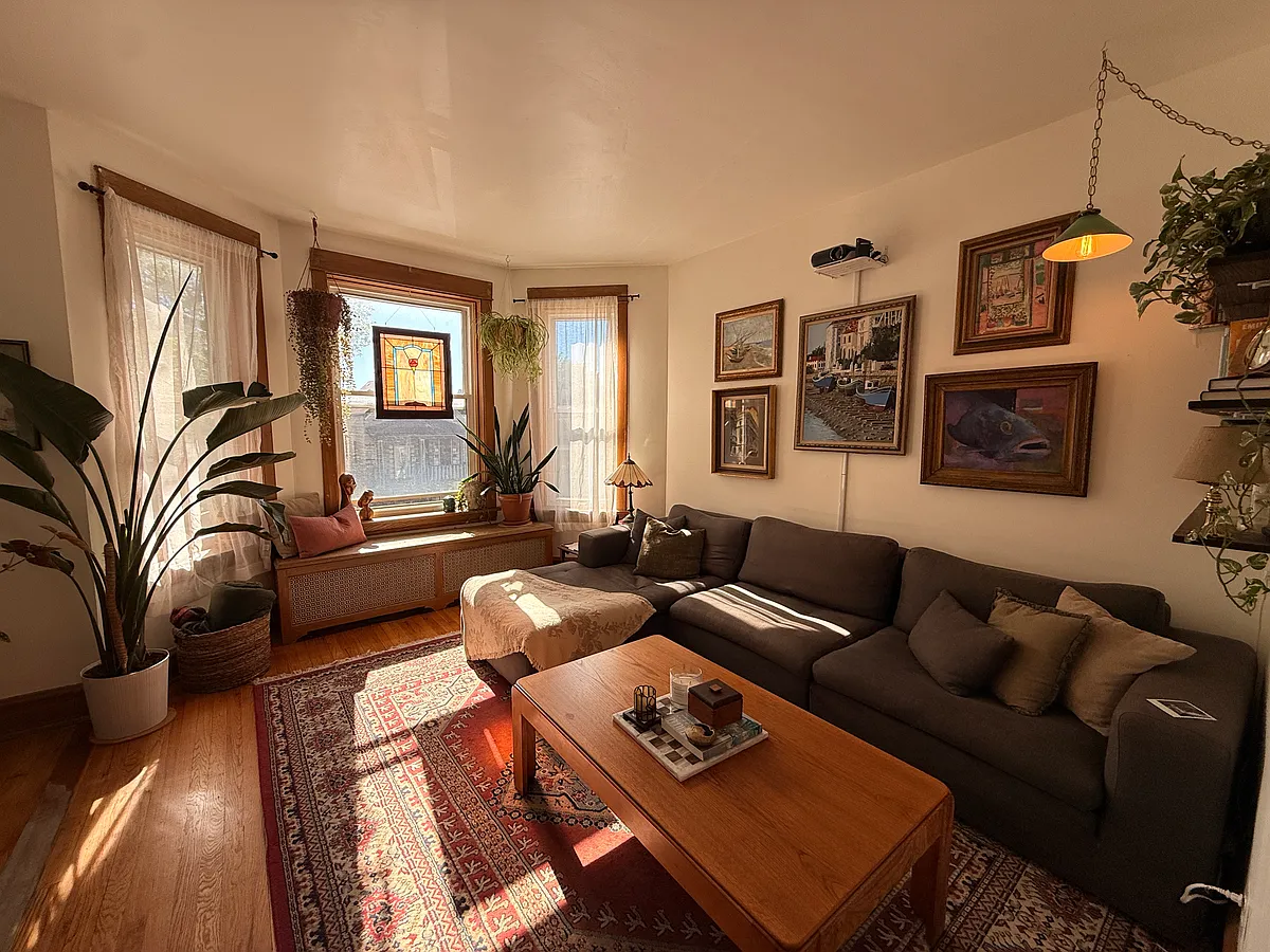 Building Photo - 2424 N Lawndale Ave #2