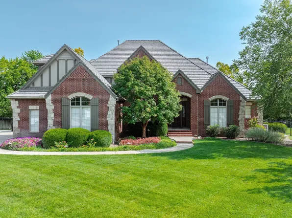2110 N Keeneland Ct, Wichita, KS 67206