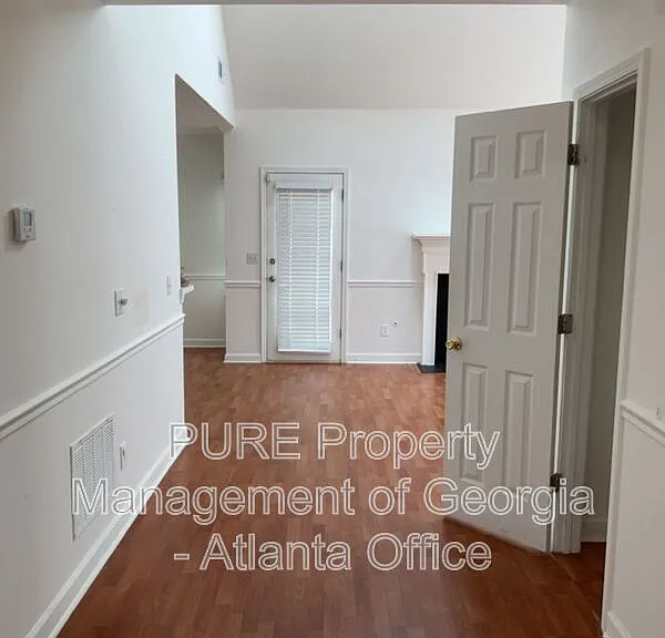 909 Michael Lee Way — Photo 7