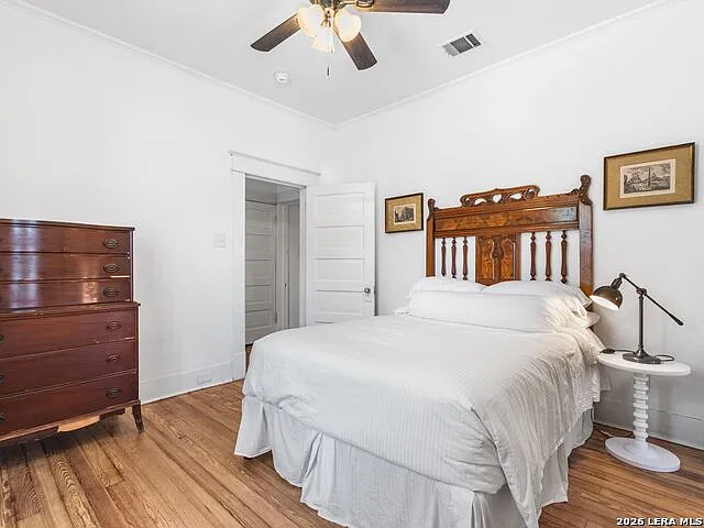 2213 N Flores St — Photo 31