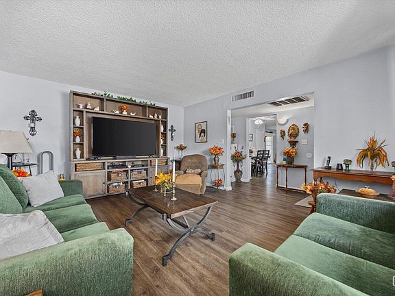 5th image of 4512 Brunswick St