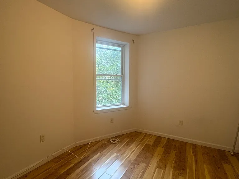 275 Monticello Ave #8 — Photo 2
