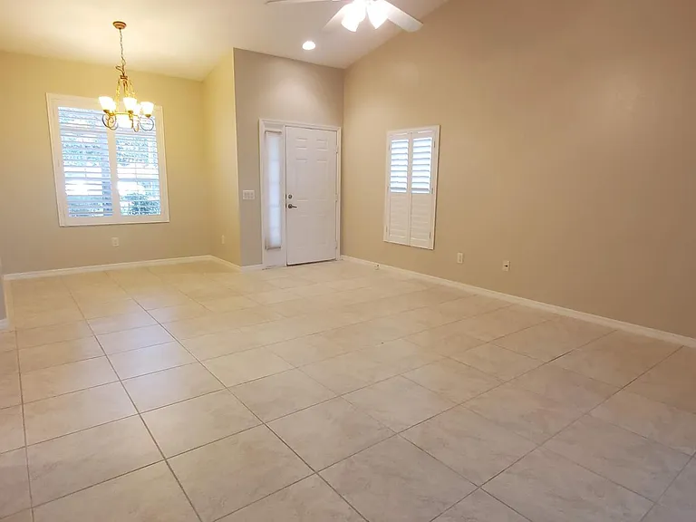 5421 Admiral Way — Photo 25