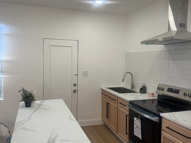 739 N Edgewood St — Photo 24