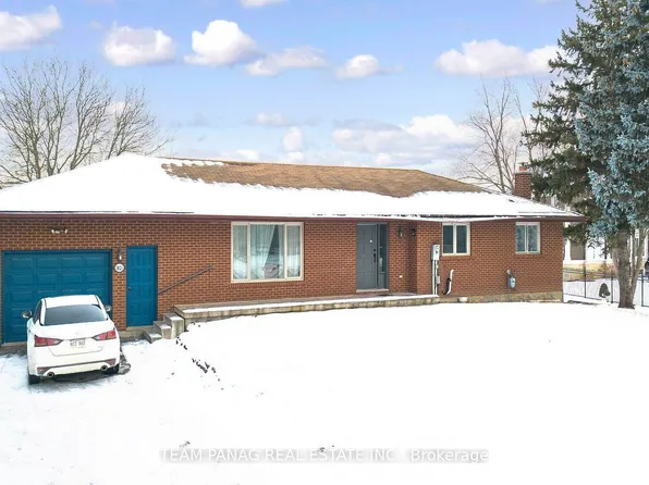 3821 Countryside Dr, Brampton, ON L6P 0T5