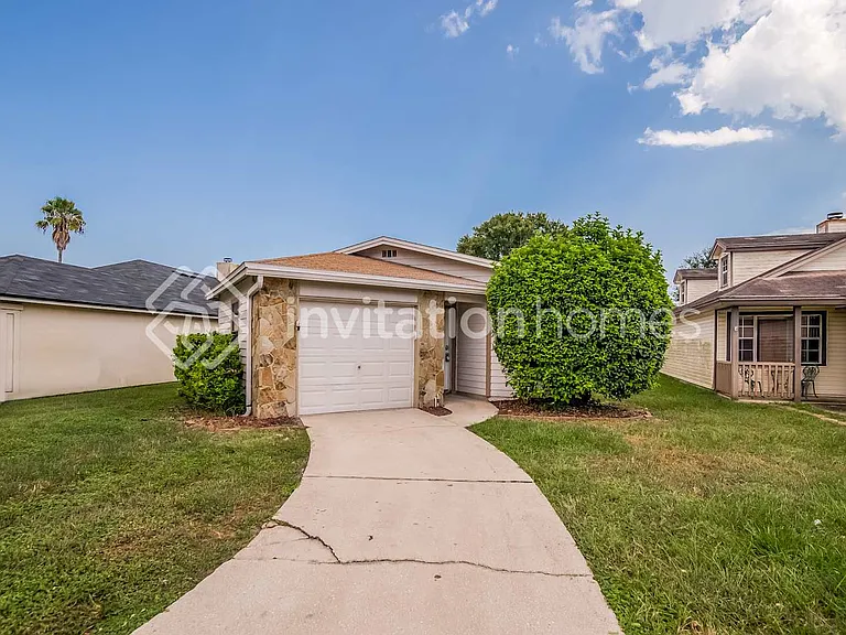 409 Filmore Dr — Photo 1