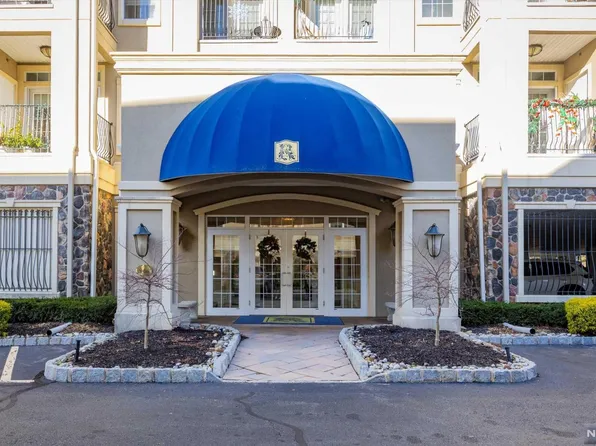 5303 Burwood Rd, Clifton, NJ 07013