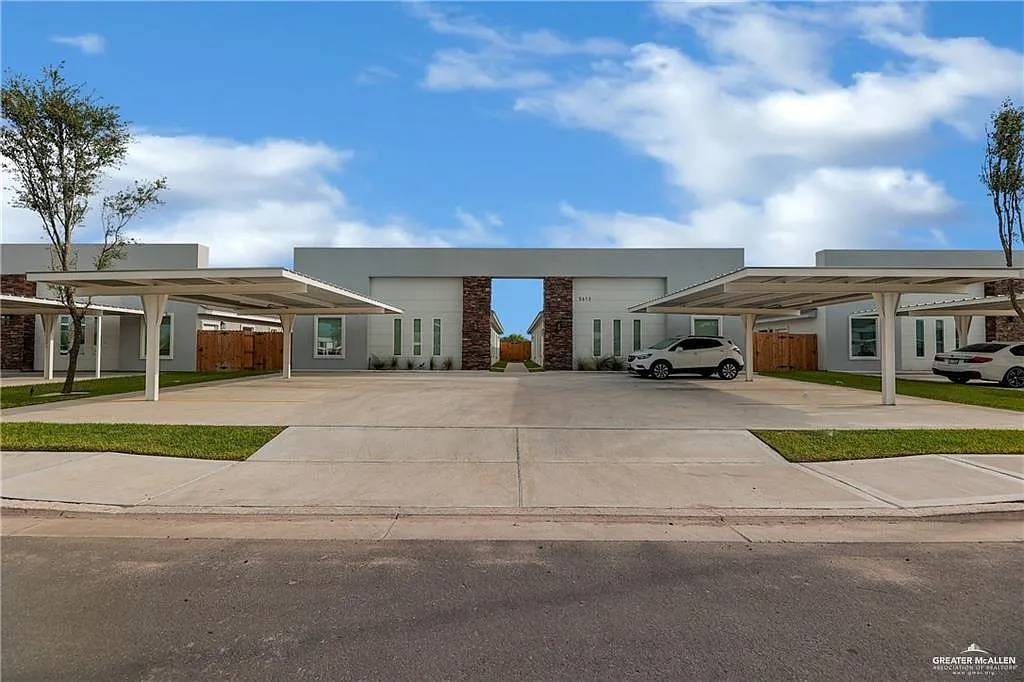2 bed, 2.0 bath, 748 sqft, $1,150 — Photo 1