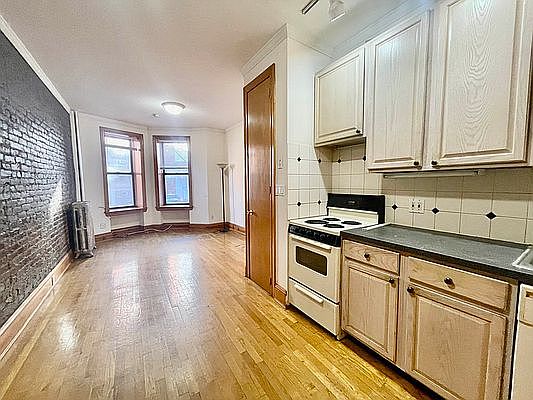 1st image of 440 15th St #1F