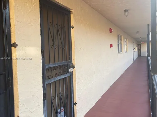 1075 W 68th St APT 108, Hialeah, FL 33014