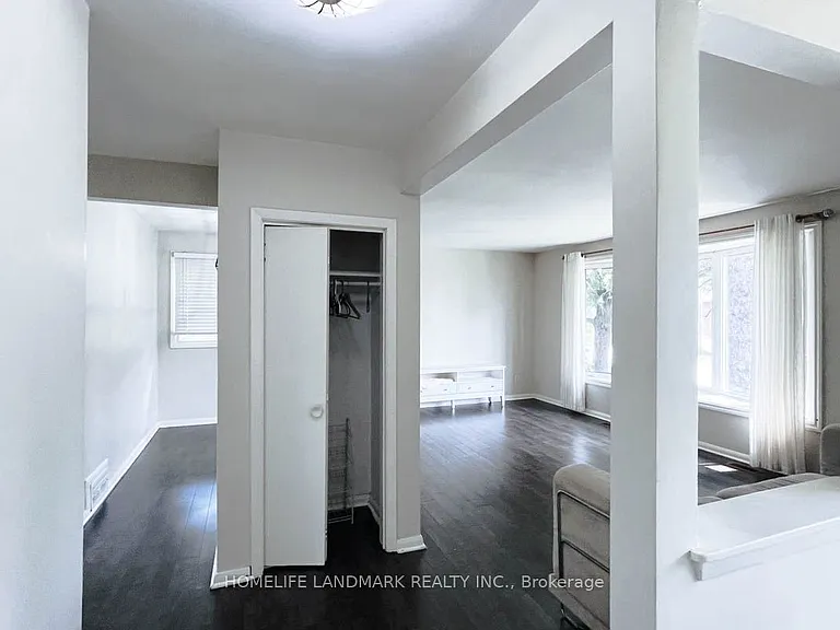 16 Lochinvar Cres #MAIN — Photo 5