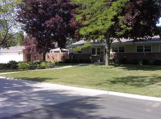 2565 Fontana Dr, Glenview, IL