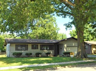 1241 S Airwood Dr, Springfield, MO 65804