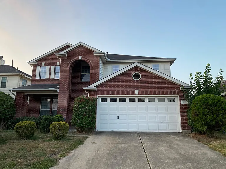 518 Remington Chase Ct — Photo 1