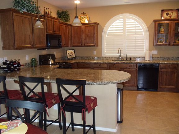 Open Kitchen w/Granite