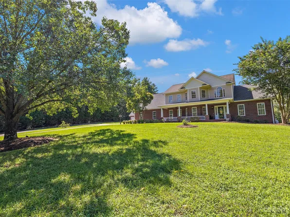 1545 Lee Pearson Rd, Granite Falls, NC 28630