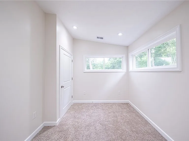 1165 Kings Ln — Photo 24