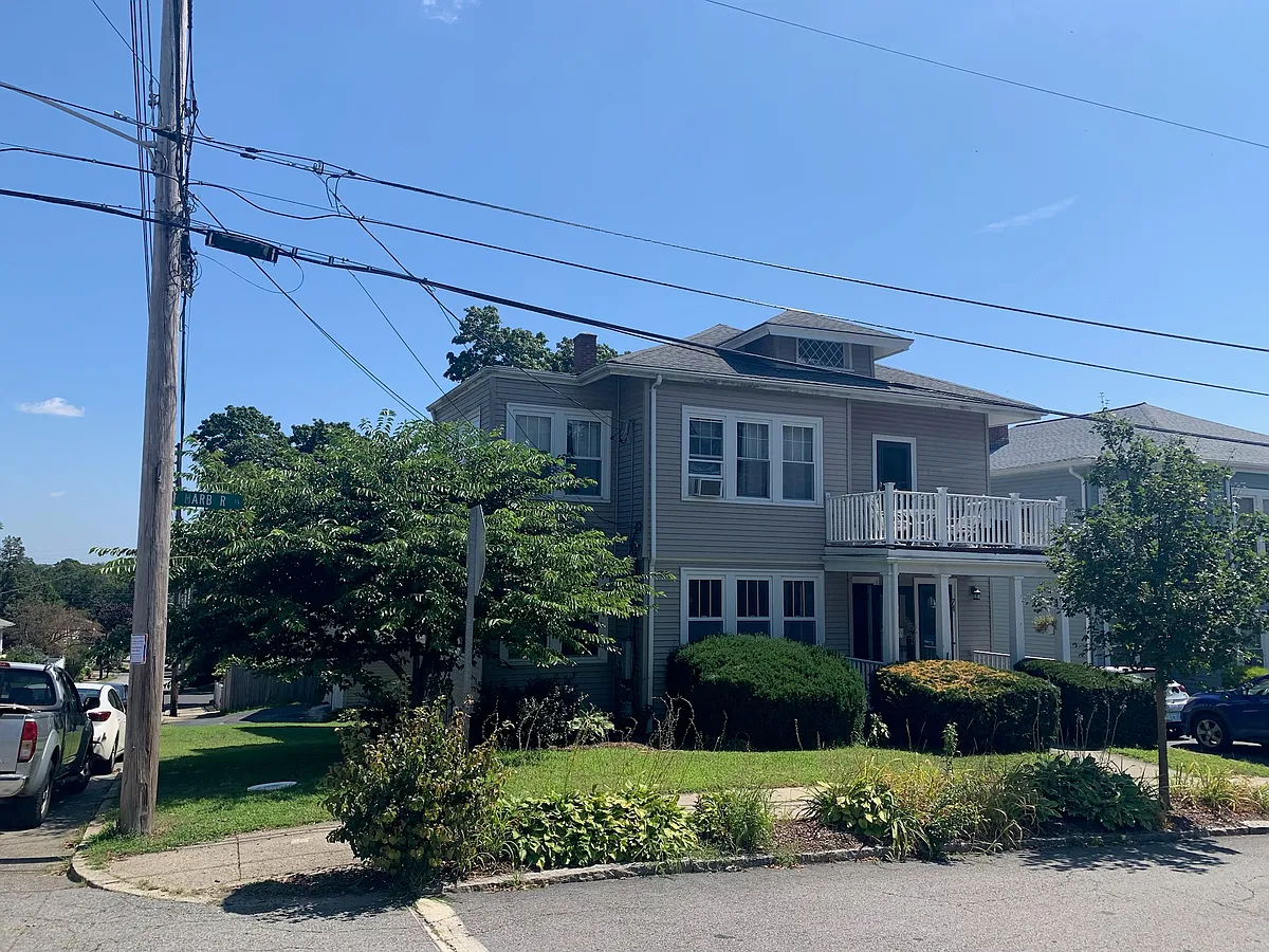Building Photo - 76 Marbury Ave #74