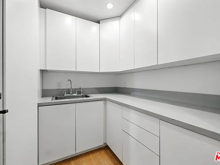 1675 N Woods Dr — Photo 56