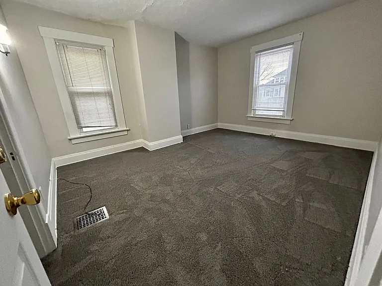 68 E Patterson Ave — Photo 25