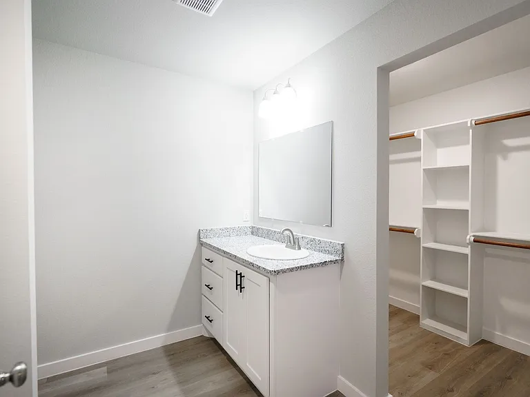 2620 Roman Ln — Photo 12