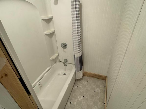 1 S Central St, Ashley, OH 43003