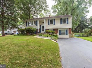 13 Latches Ln, Aston, PA 19014