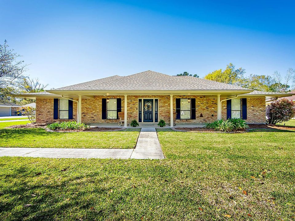 1st image of 220 Ouiski Bayou Dr