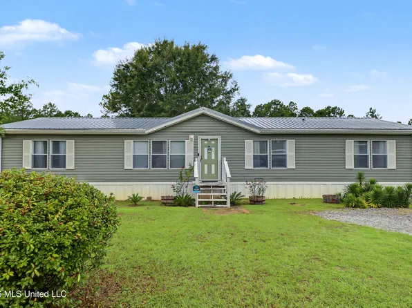 18289 Leslis Ln, Saucier, MS 39574