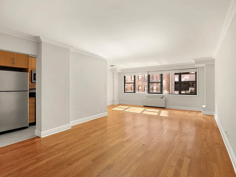 141 E 33rd St #2C — Photo 4