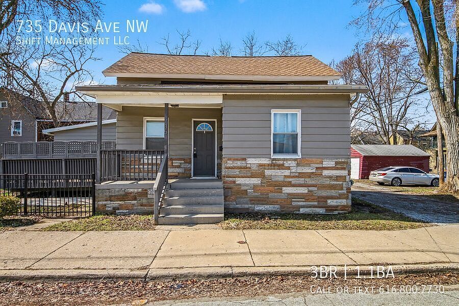 1st image of 735 Davis Ave NW