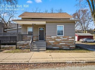 735 Davis Ave NW, Grand Rapids, MI 49504