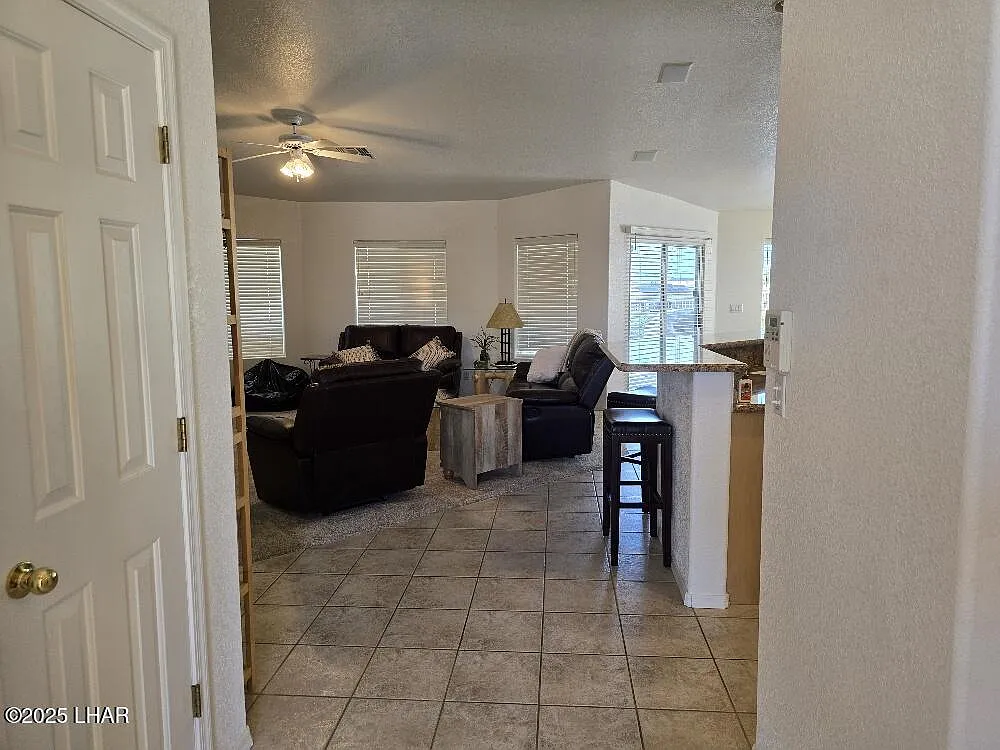 3 bed, 2.0 bath, 1688 sqft, $3,100 — Photo 3
