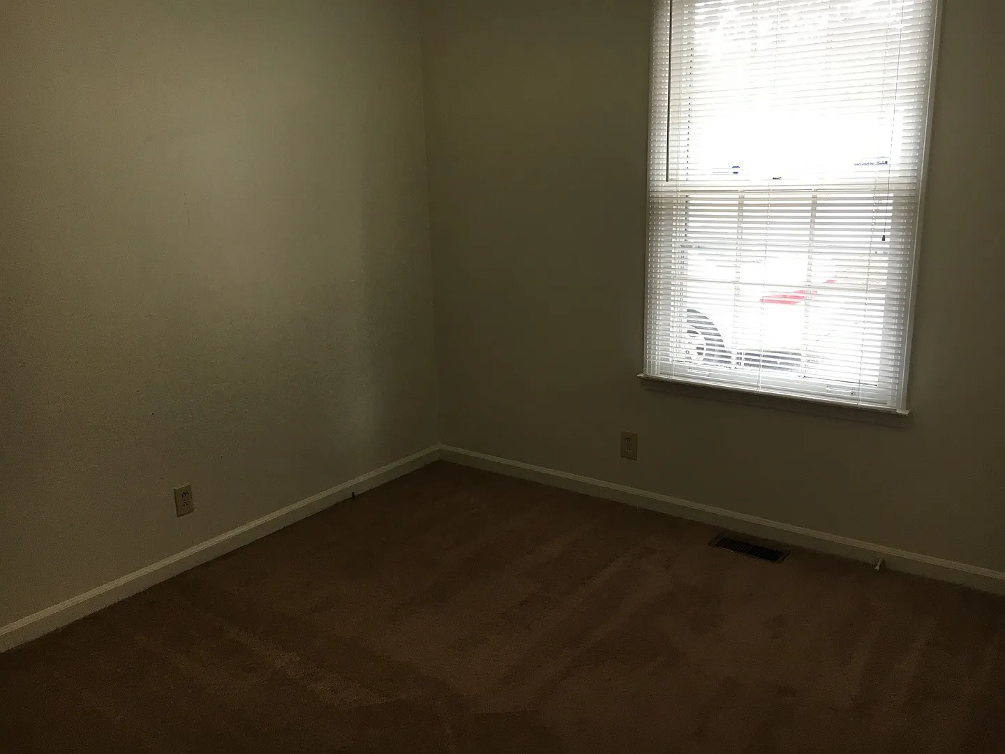2 Bedroom Apartment For Rent Near APSU! — Photo 4