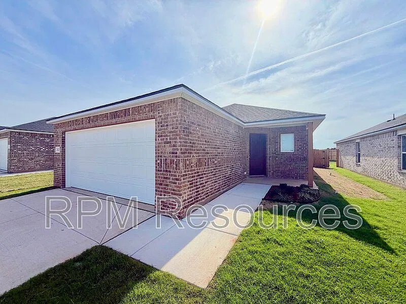 4 bed, 2.0 bath, 1459 sqft, $1,795 — Photo 3