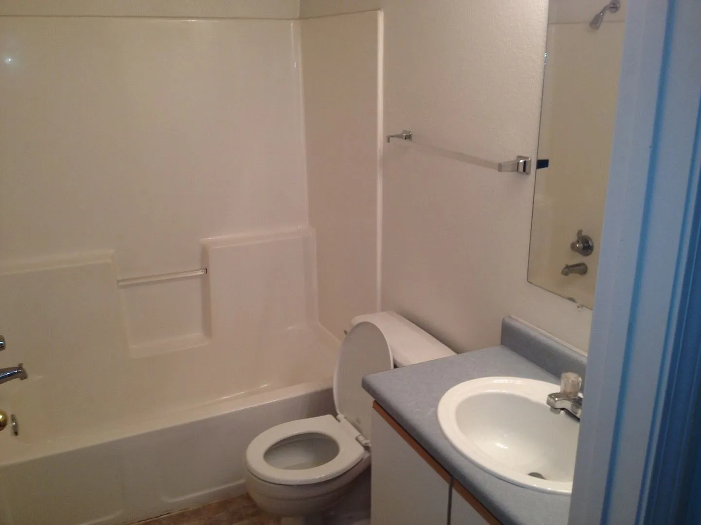 2220 S Amy Ave — Photo 4
