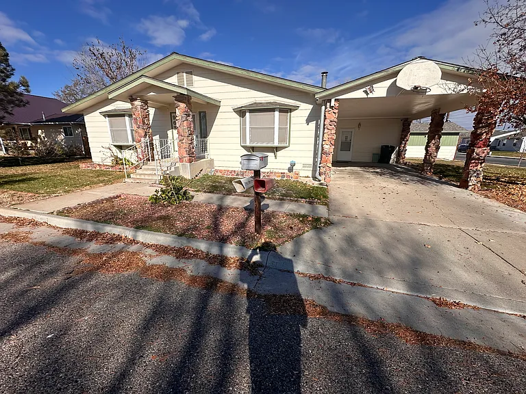 963 Tracy St — Photo 1