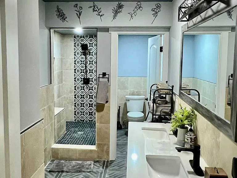 2550 55th Pl — Photo 2