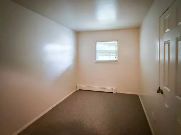 14 Suburbia Court image 2 of 21