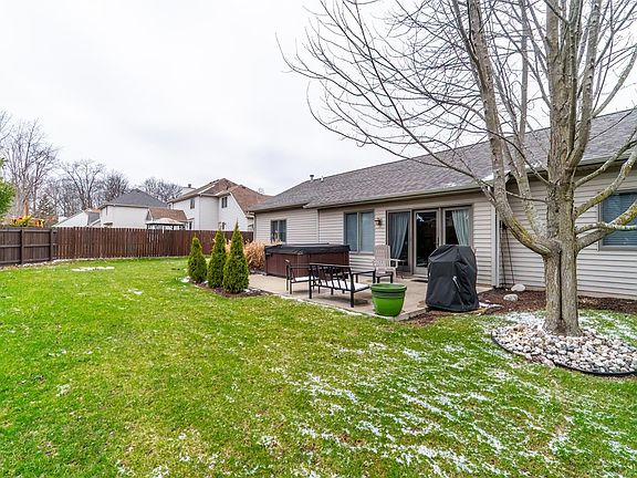 2nd image of 2025 York Ridge Pl