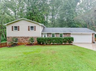 186 Jousters Ln, Lawrenceville, GA 30044