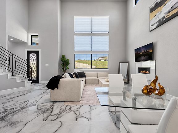5th image of 7281 Waters Edge Dr
