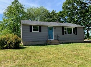 11 Sundance St, Warwick, RI 02886