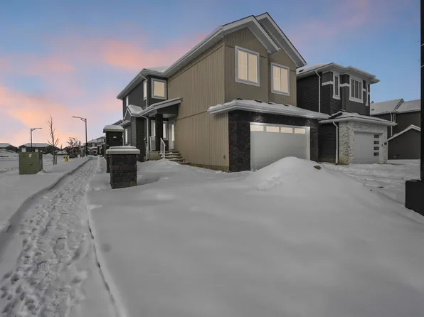 3304 Chickadee Dr NW, Edmonton, AB T5S 0K9