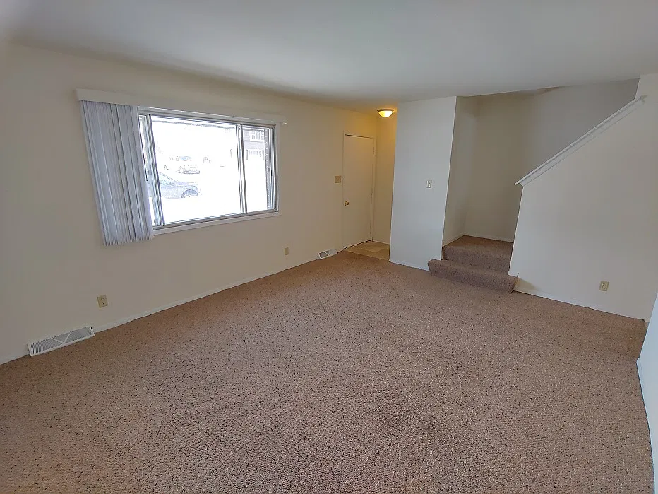 3 bed, 1.5 bath, 1150 sqft, $1,595 — Photo 4