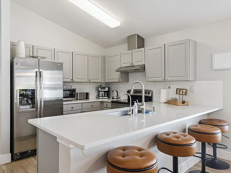 639 Kensington Dr — Photo 11