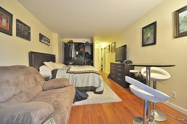 Rented by Keller Williams NYC | media 9
