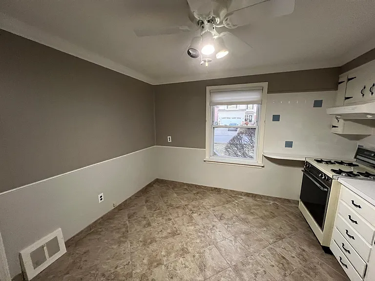 1528 Woodrow Ave — Photo 17