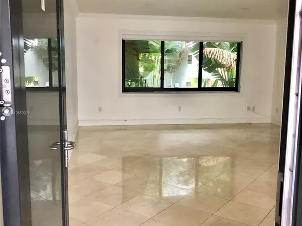 6855 E Edgewater Dr #3BS, Coral Gables, FL 33133