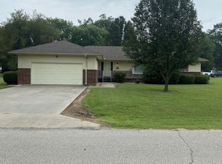 402 N 4th St, Arma, KS 66712